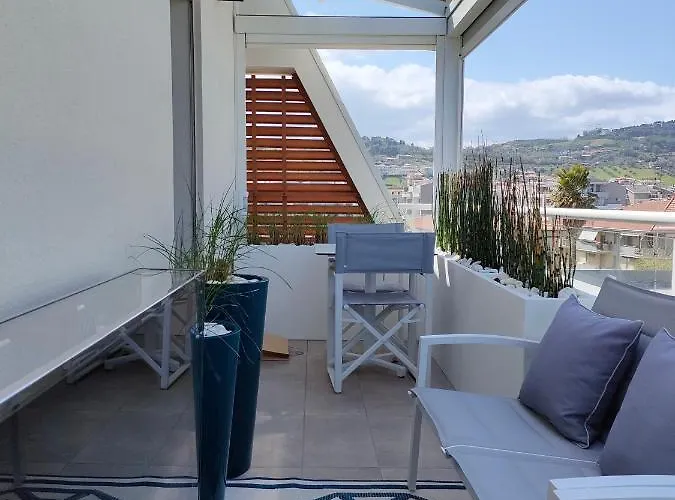 Ellenove House Apartamento *